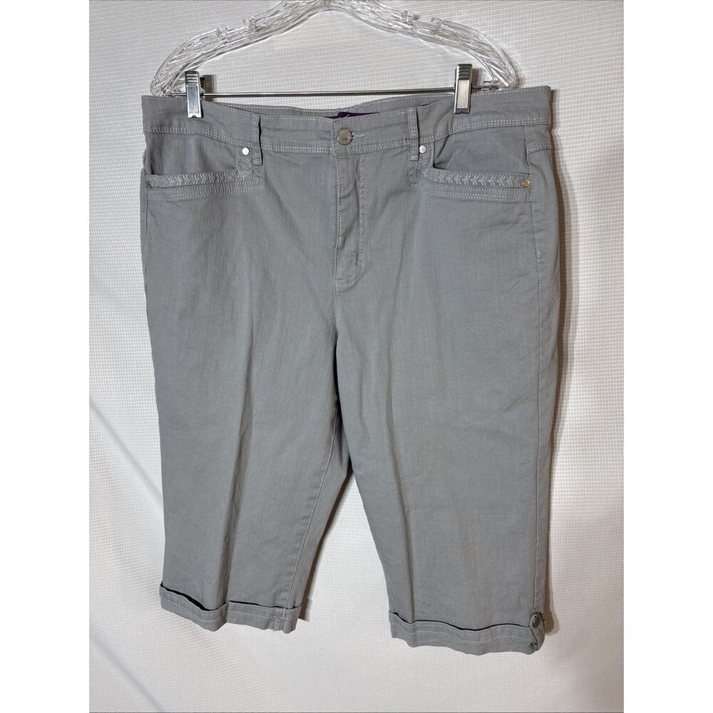 Gloria Vanderbilt Gray Denim Capri Jeans Skimmer Pants Slimming Embroidery - 14